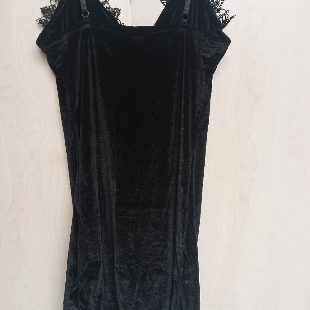 Velvet and Lace Mini Dress- Goth - Picture 3 of 5
